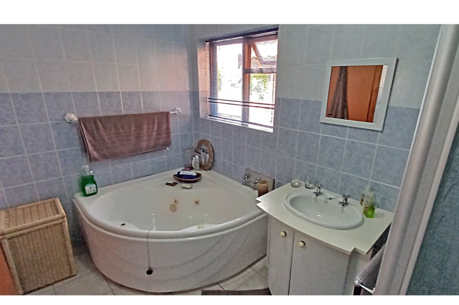 2 Bedroom Property for Sale in Hersham Western Cape